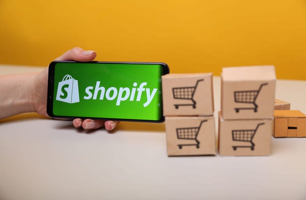 What is Shopify ? Shopify Business Model And How Does It Make Money