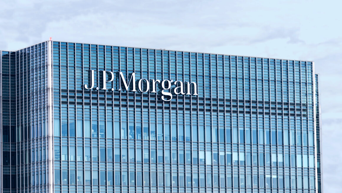 Inside JPMorgan & Chase Co: Exploring the History and Future of Banking Giant