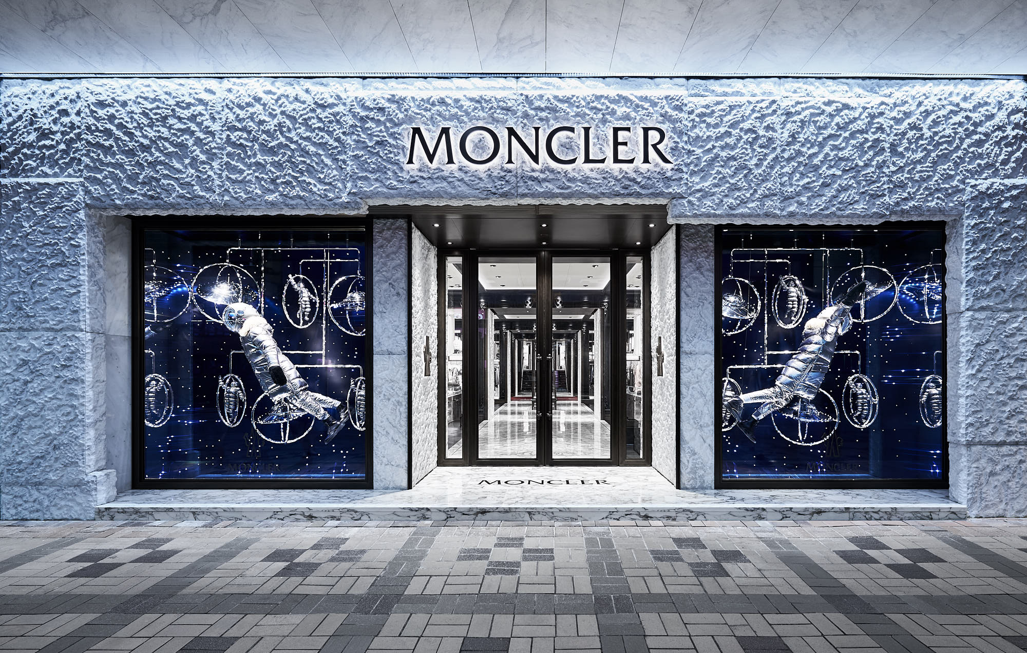 Marketing Strategies, Marketing Mix and STP of Moncler