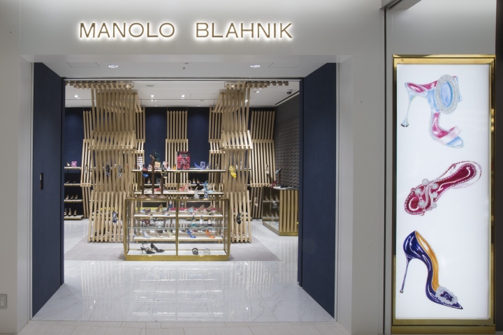 Marketing Strategies and Marketing Mix of Manolo Blahnik