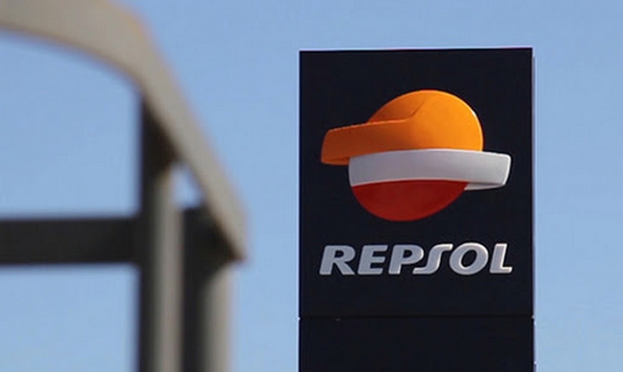 Repsol logo, Repsol Logo Petroleum industry Upstream, logo, company, text,  people png | PNGWing