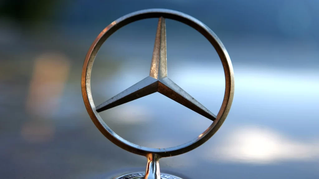 Mercedes-Benz competitors
