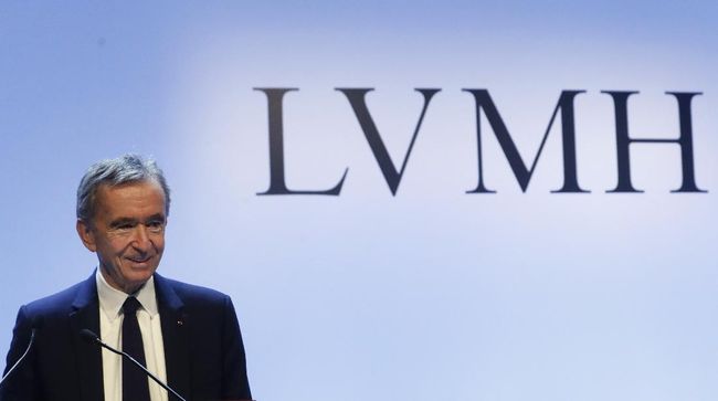 LVMH's Bernard Arnault, the world's richest man, names his