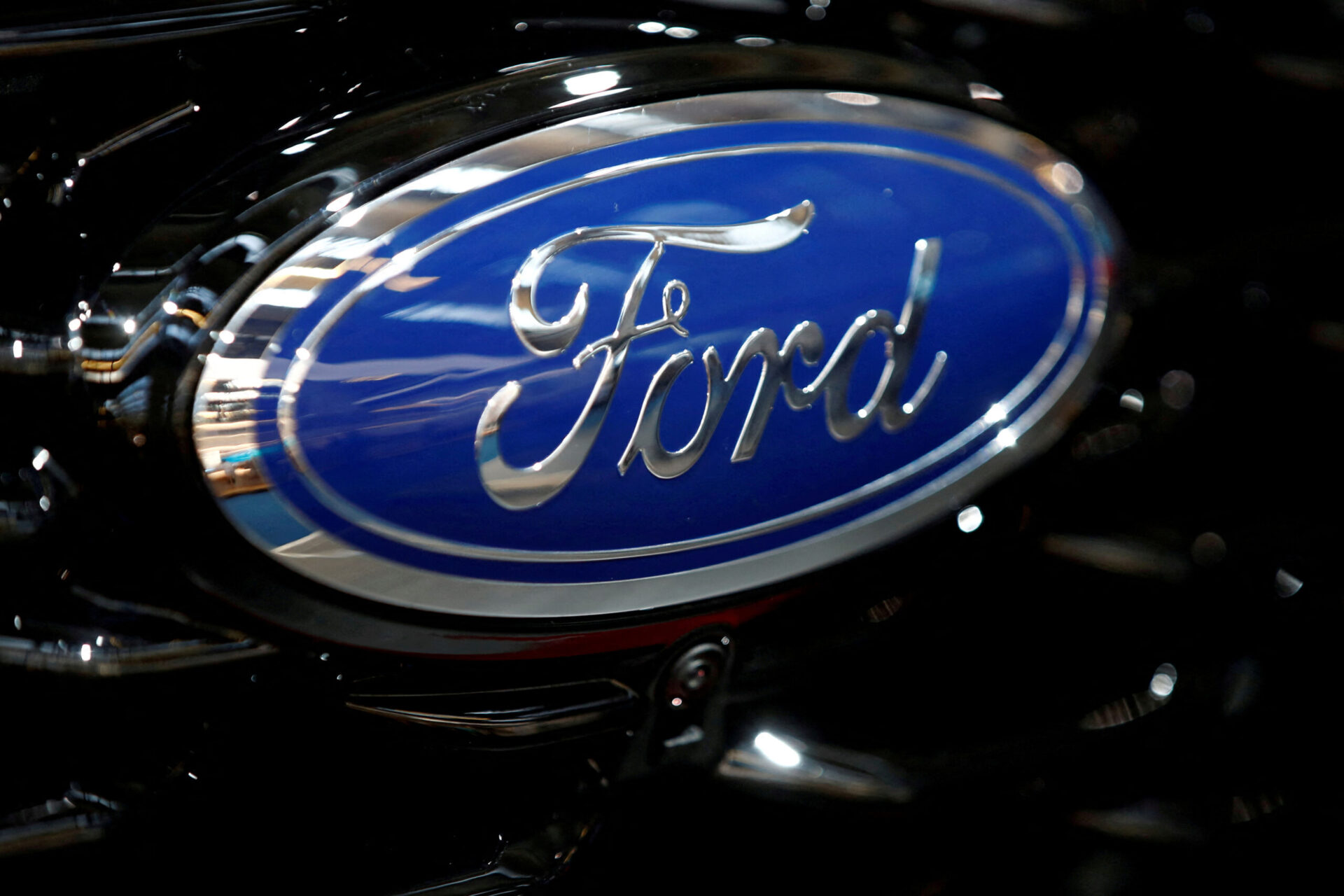 Marketing Strategies and Marketing Mix of Ford Motors