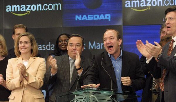 Success Story and Success Factors of Amazon