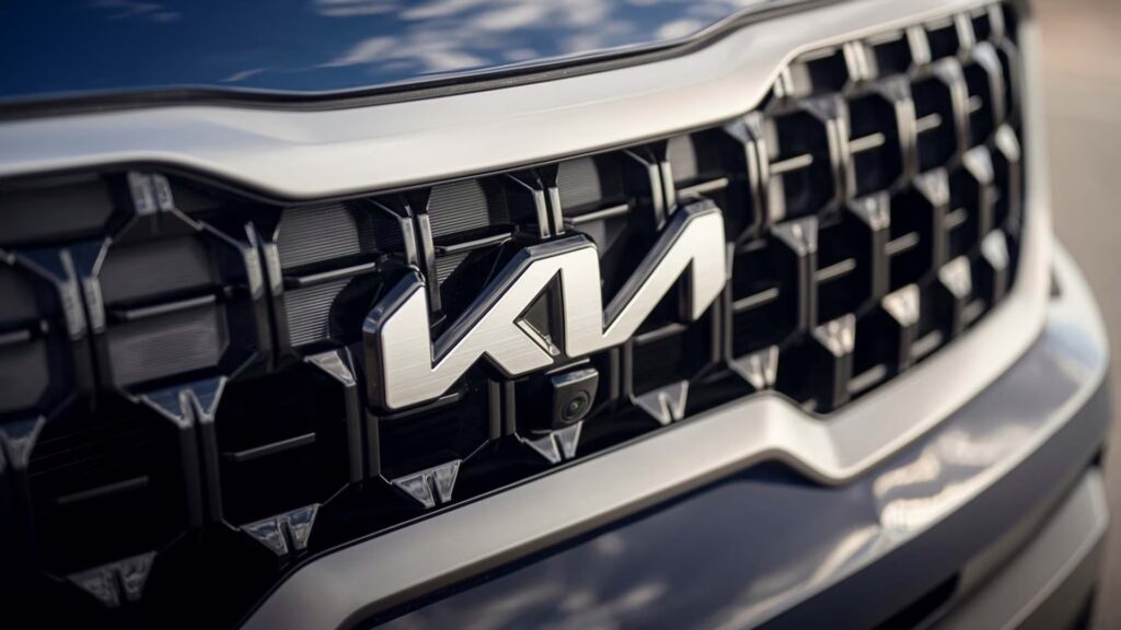 Kia redesigned logo