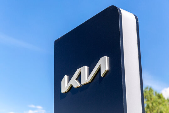 Kia Marketing Strategy: Campaigns, EVs & 4Ps Mix