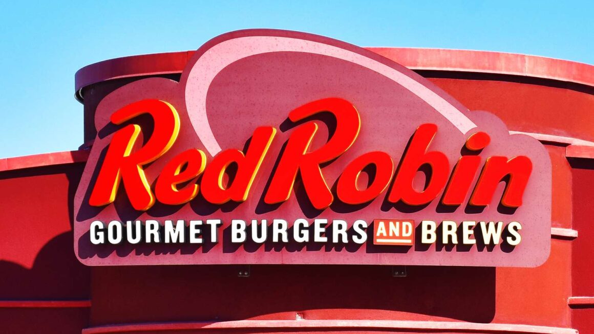 Marketing Strategies and Marketing Mix of Red Robin