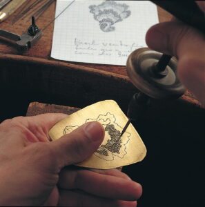 Buccellati specialises in engraving techniques to create special effects