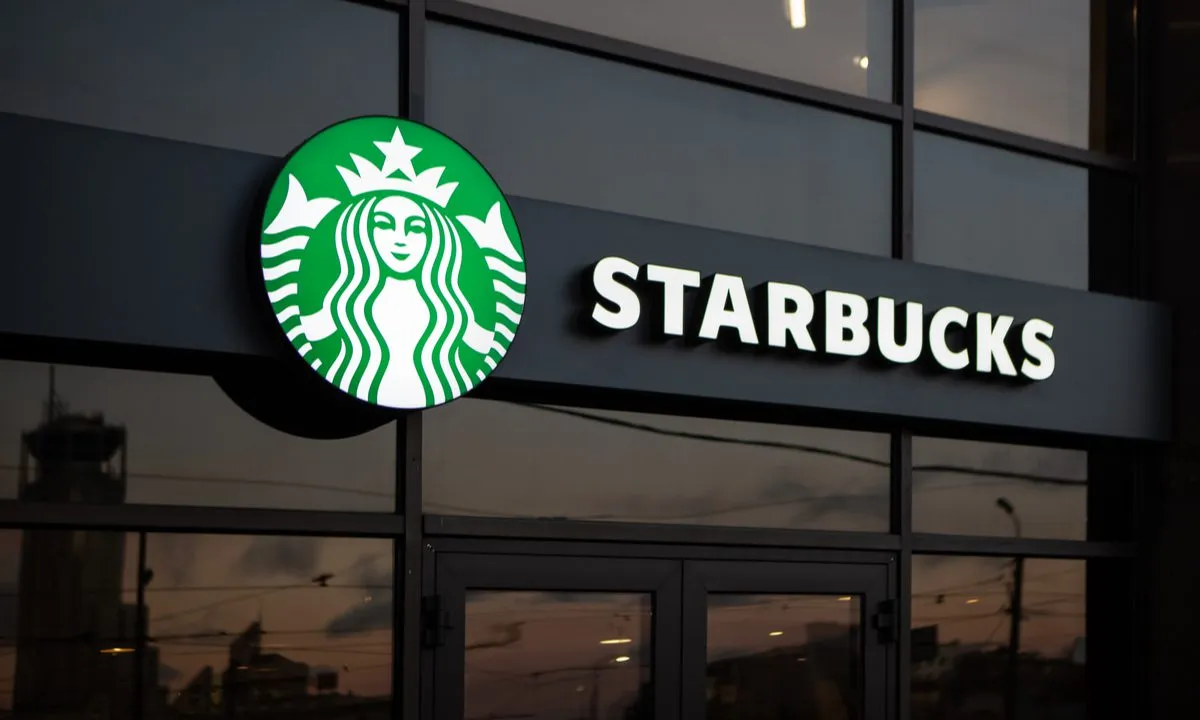 Top Starbucks Competitors: Battle for Coffee Supremacy