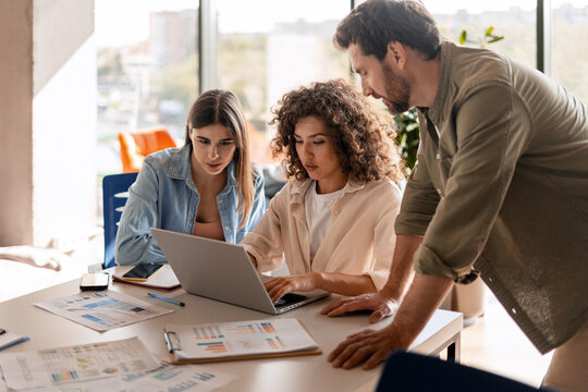 Marketers Adopted AI to Move Faster. They’re Still Late.