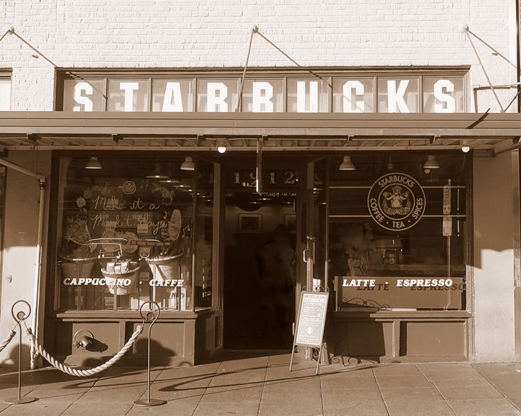 Archival photo of the original 1971 Pike Place Market store